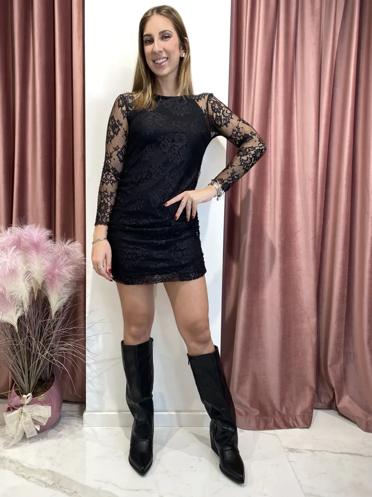 Abito Corto in Pizzo Vicolo 1