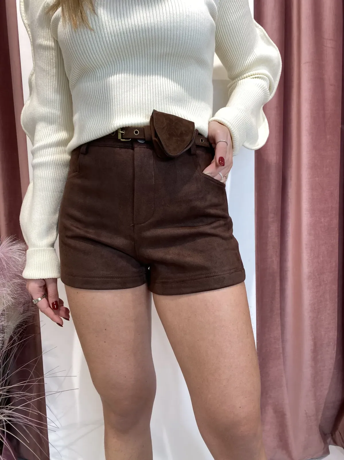 Pantaloncino Scamosciato  2