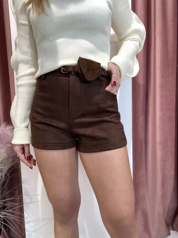 Pantaloncino Scamosciato  2